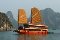 TOURS IN VIETNAM: Exclusively cruise Halong Bay with Annam Junk 