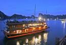 TOURISTS IN Halong Royal Cruise